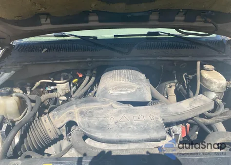 2004 Chevrolet Suburban C1500 из США, поврежденный, VIN 1GNEC16Z34J272963